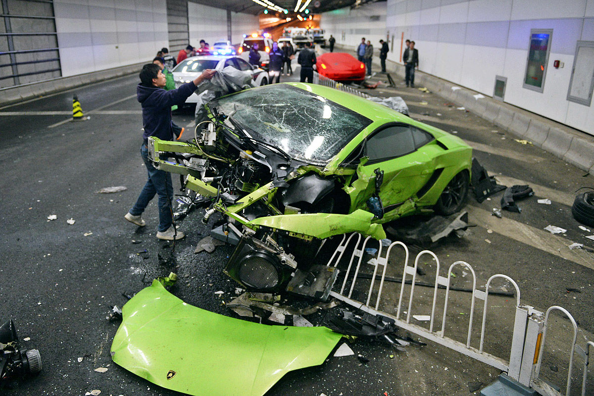 Lamborghini Gallardo: Unfall in Leicester - Bilder - autobild.de