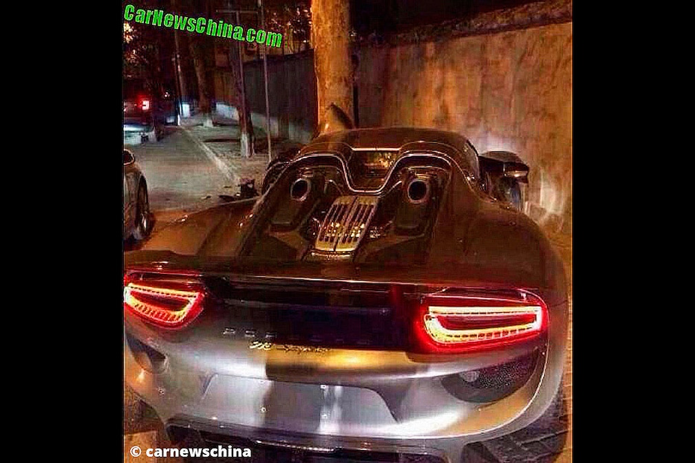 Porsche 918 Crash