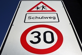Tempo 30 vor Kitas und Schulen