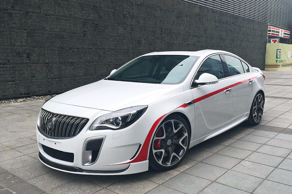 Irmscher Opel Insignia Viertürer (Shanghai 2015)