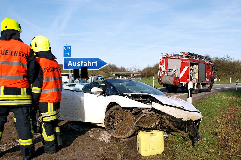 Lamborghini Gallardo Spyder Crash auf der A52
