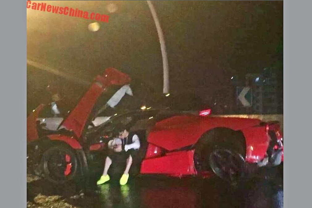 Ferrari LaFerrari Crashes in China