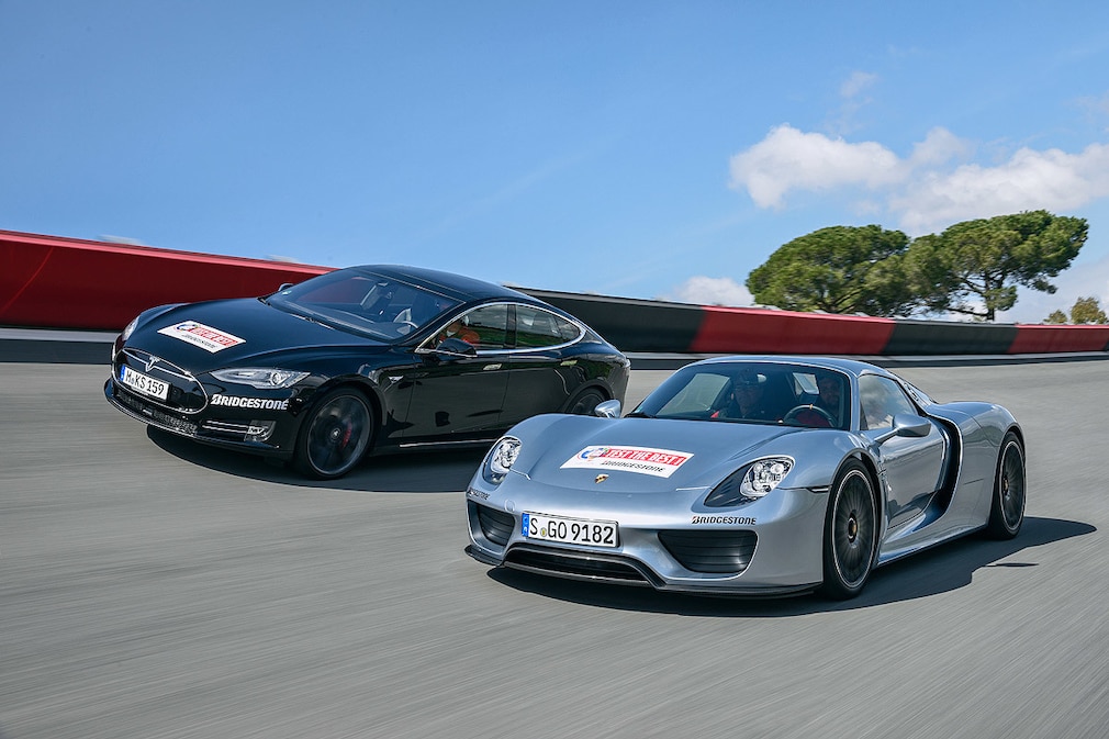 Porsche 918 Spyder Tesla Model S P85D