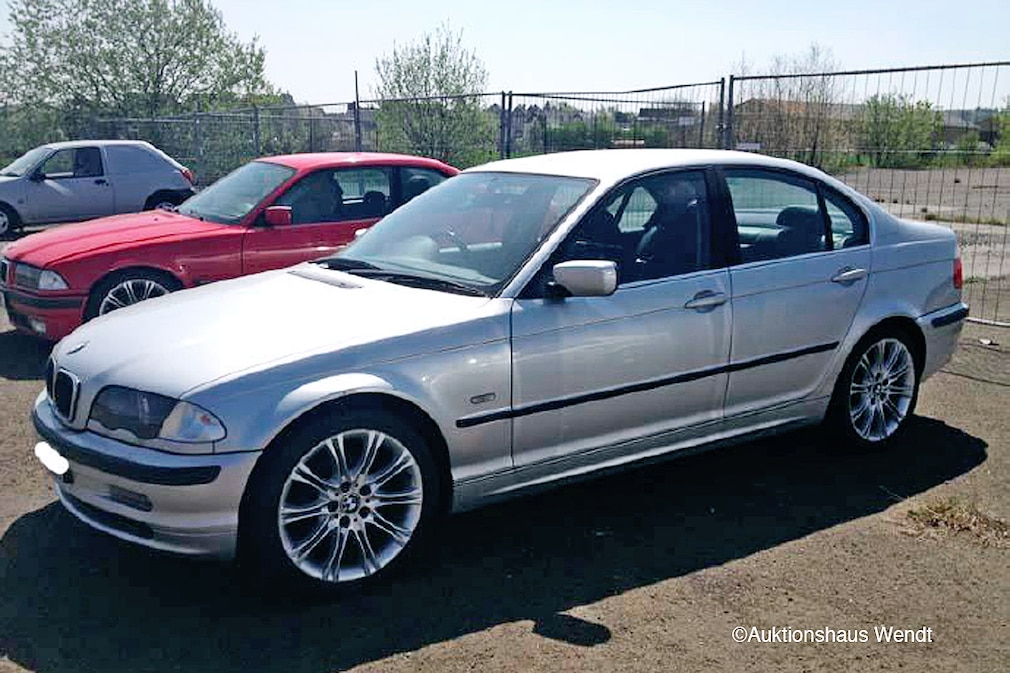 Nr. 3) BMW 323i, silber, rechtslenker, ausländisches Fahrzeug