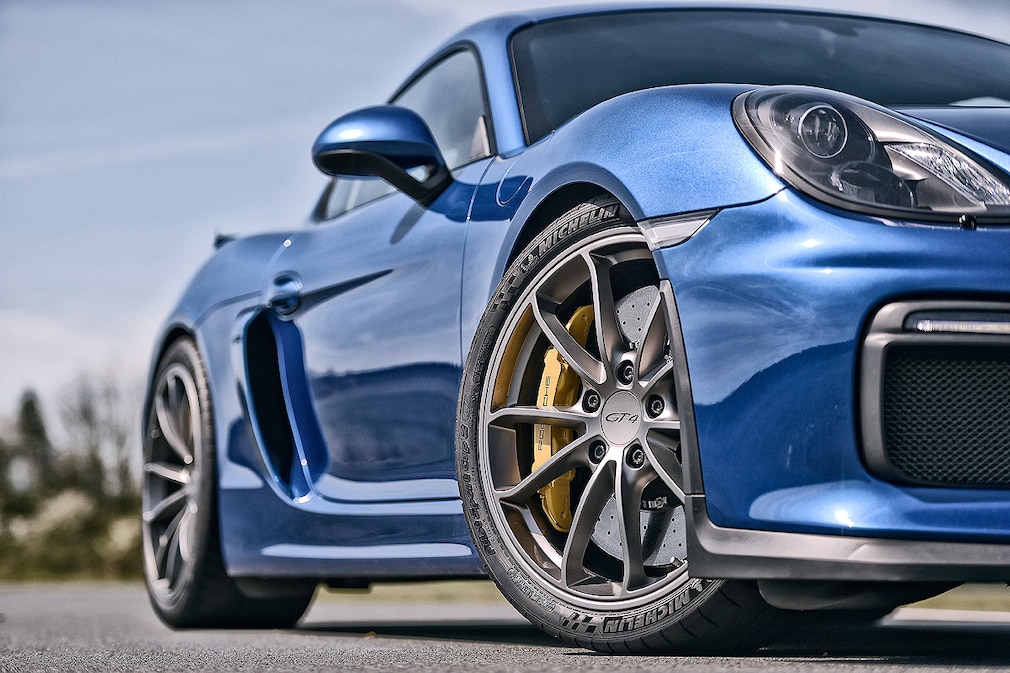 Porsche Cayman GT4