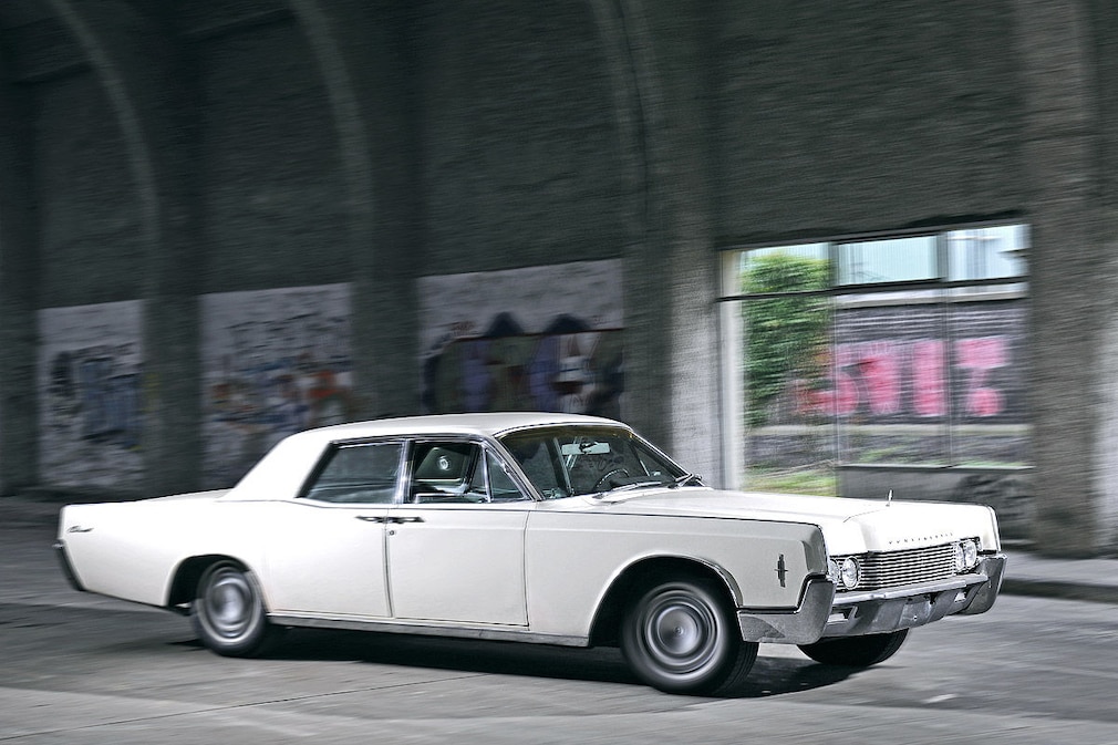Lincoln Continental (1966) Lincoln Continental (1966)