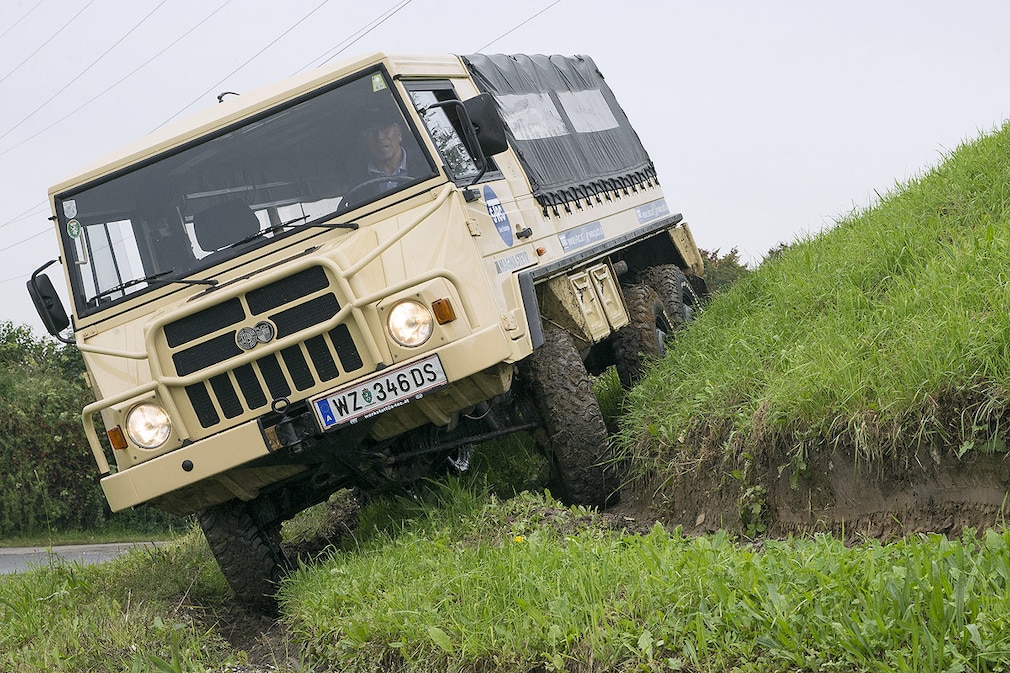 Steyr-Daimler-Puch Pinzgauer 6x6