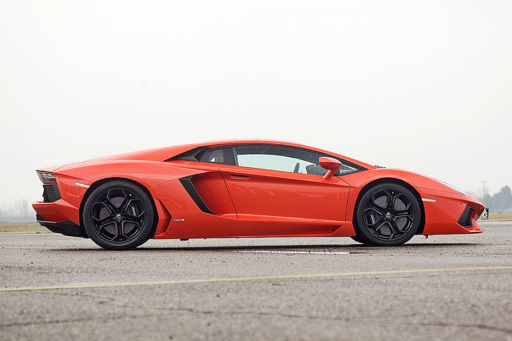 Lamborghini Aventador LP 700-4