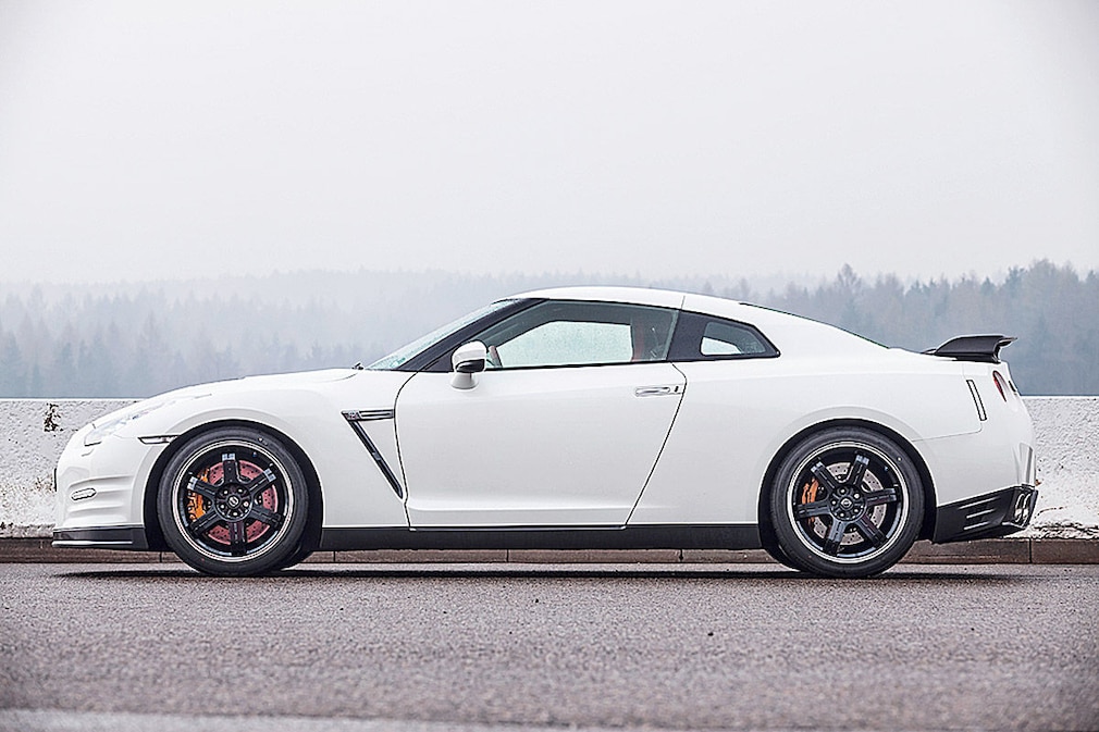 Nissan GT-R Black Edition