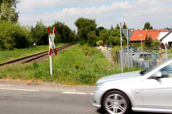 Vom DLR entwickeltes "PeriLight" an Bahnübergang