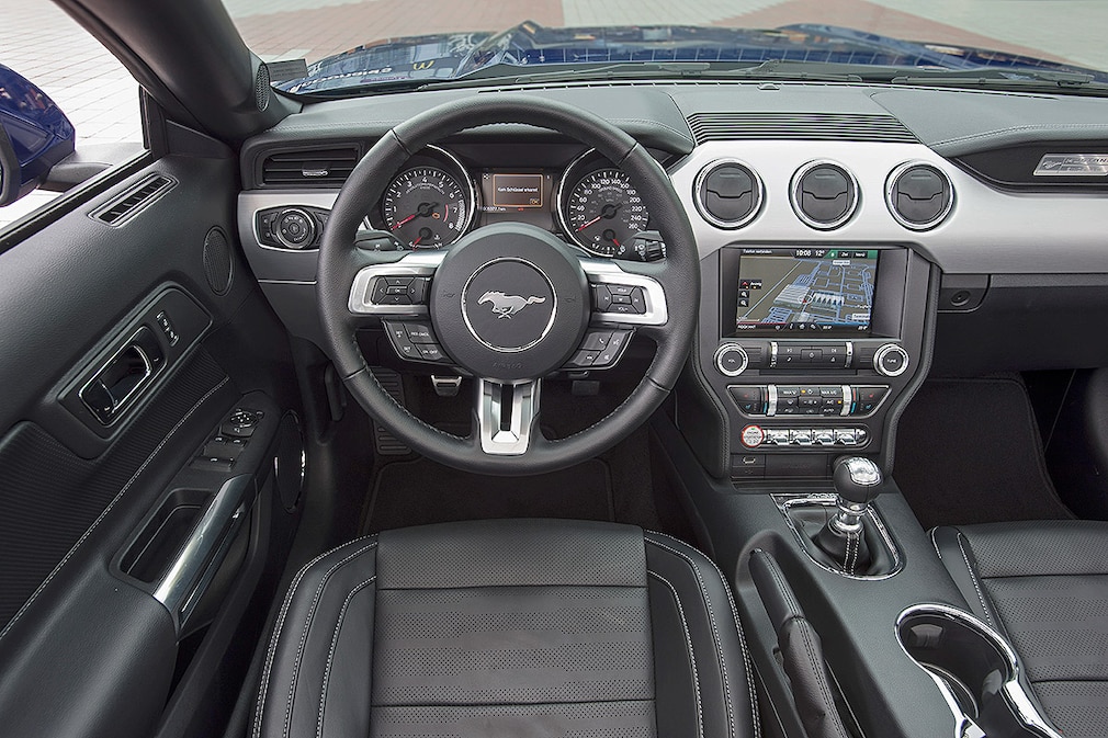 Ford Mustang Cabrio VI Convertible 2.3 EcoBoost