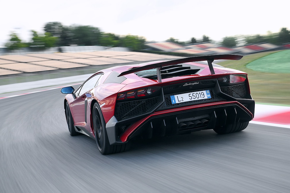 Lamborghini Aventador SV