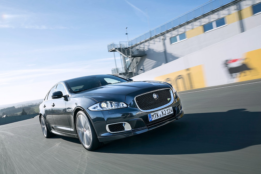 Jaguar XJR