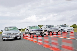 Vier Mittelklasse-Limousinen im Test