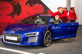Audi R8 e-tron Generation II 2015: Sitzprobe