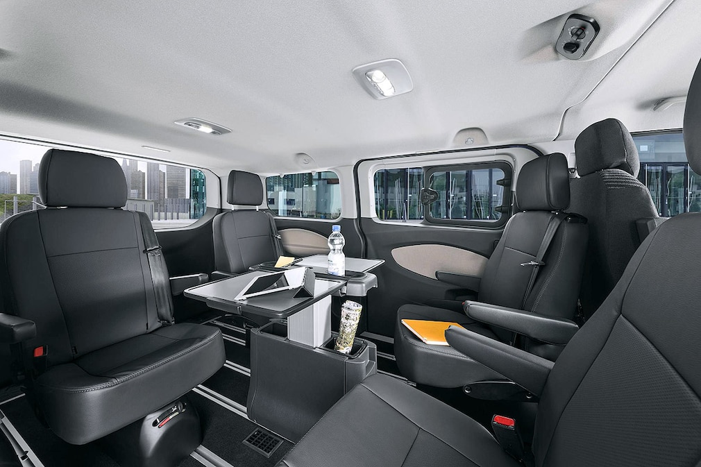 Ford Tourneo Custom Business Edition mobiles Büro und geräumiges Freizeitmobil in einem