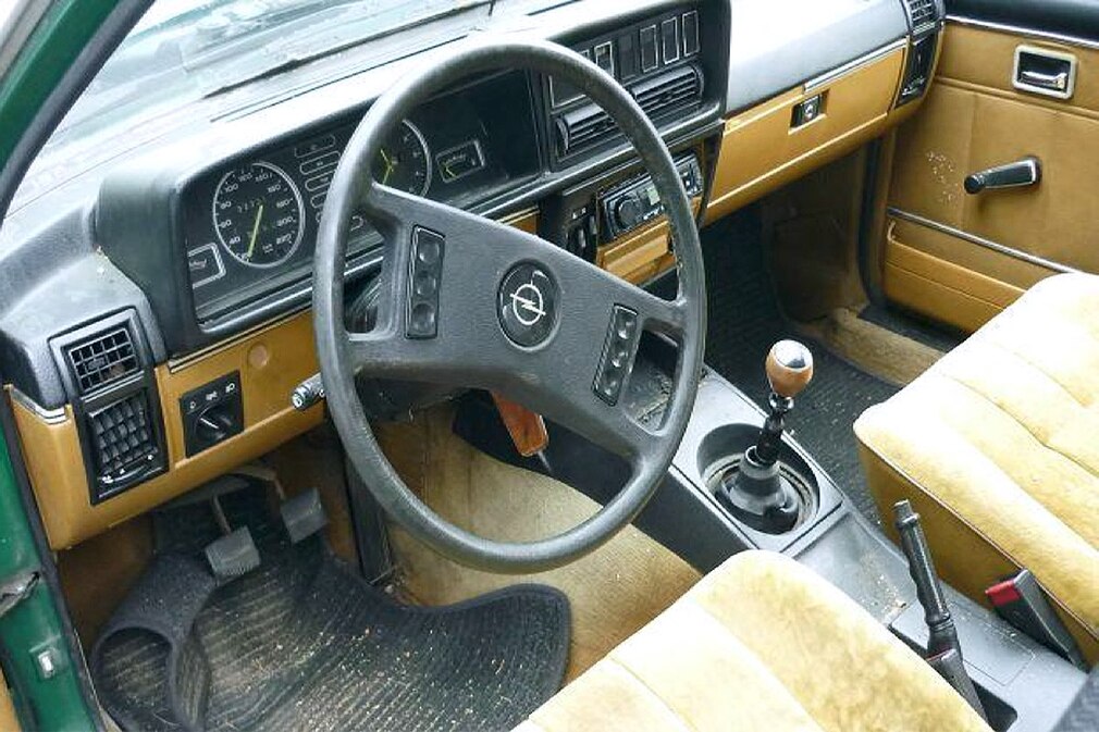 Opel Commodore 2.5 S (6 Zylinder) Berlina
