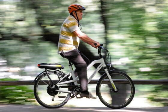 E-Bikes und Pedelecs auf Radwegen