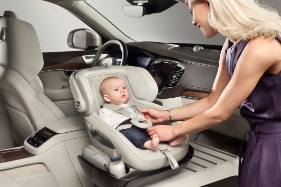 Baby chillt in XC90-Lounge