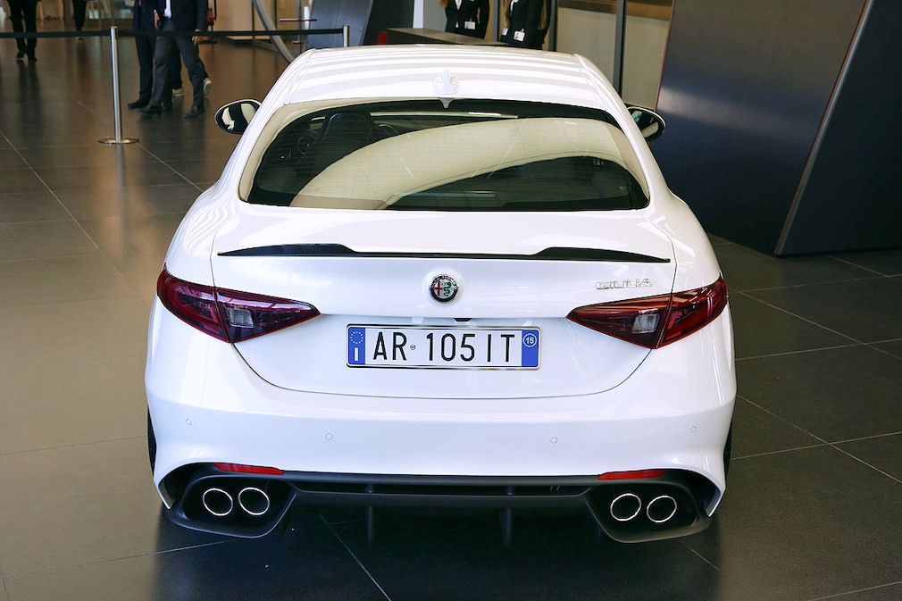 Alfa Romeo Giulia (2015)