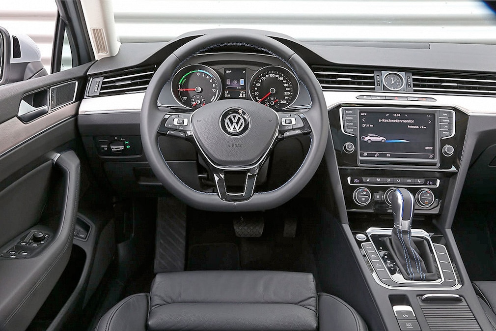 VW Passat GTE