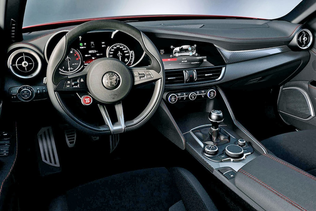 Alfa Romeo Giulia (2015)