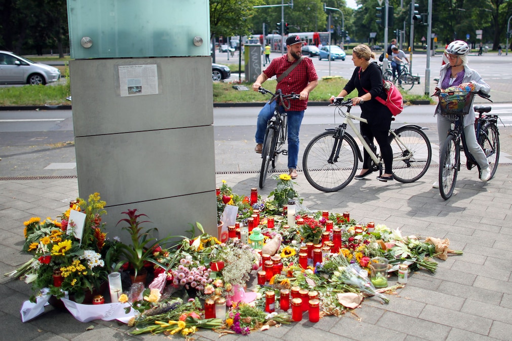 Unfallstelle nach tödlichem illegalem Autorennen in Köln
