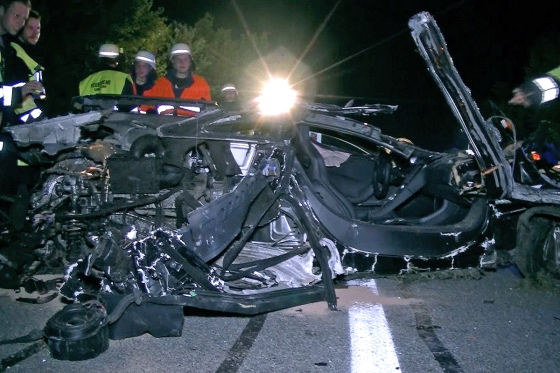 Mit 240 km/h: McLaren-Crash auf der A95