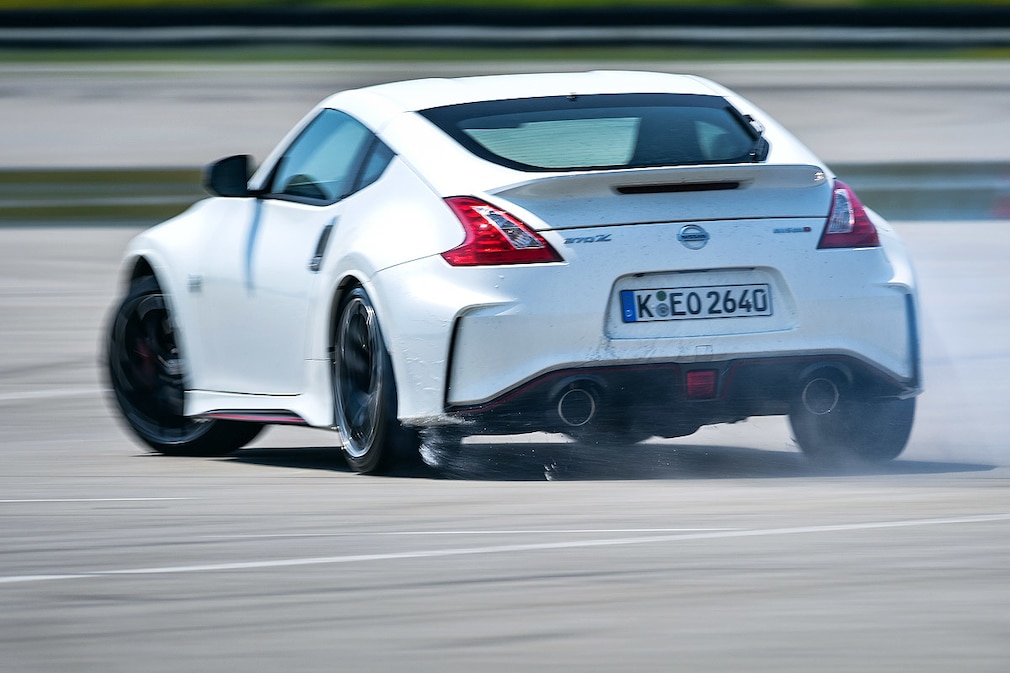 Nissan 370Z Nismo (2015): Fahrertraining