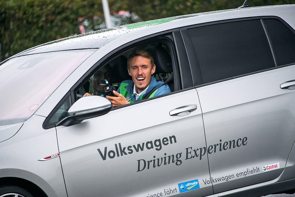 Erst drei Stunden Fahrsicherheitstraining dann die neuen Dienstfahrzeuge