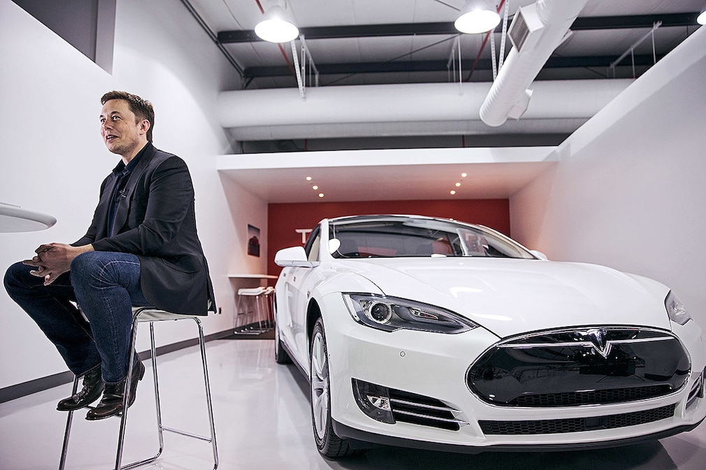 Tesla bietet Prämien bei Freundschaftswerbung
