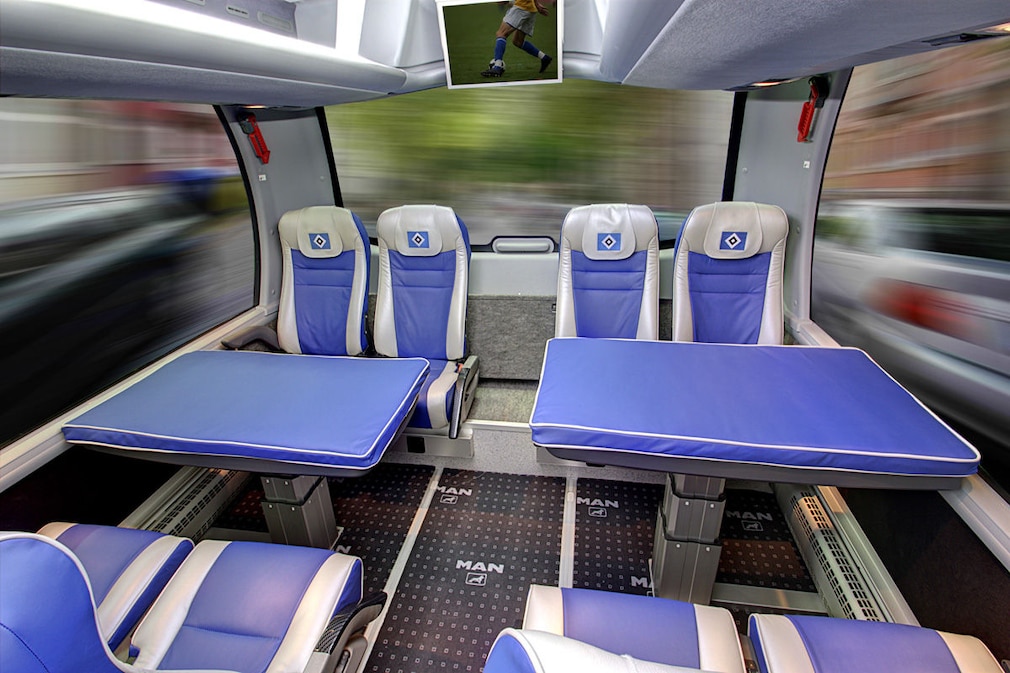 Die Mannschaftsbusse der Fußball-Bundesligisten