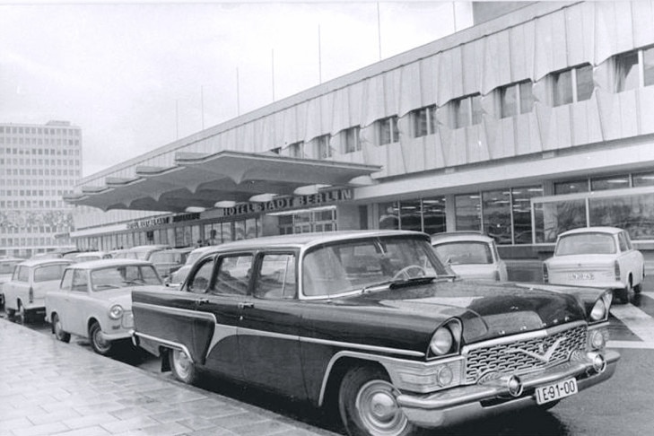 Berlin PKW Tschaika