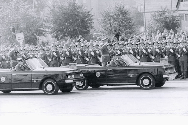 7.10.1974 Berlin: 25. Jahrestag -Ehrenparade der Nationalen Volksarmee auf der Karl-Marx-Allee