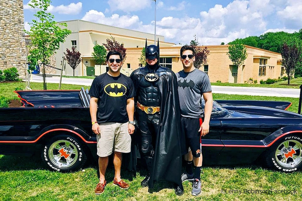 Lenny Robinson Batman-Imitator ist bei einem Verkehrsunfall ums Leben gekommen
