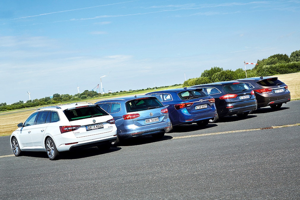 Fünf Mittelklasse-Kombis im Test