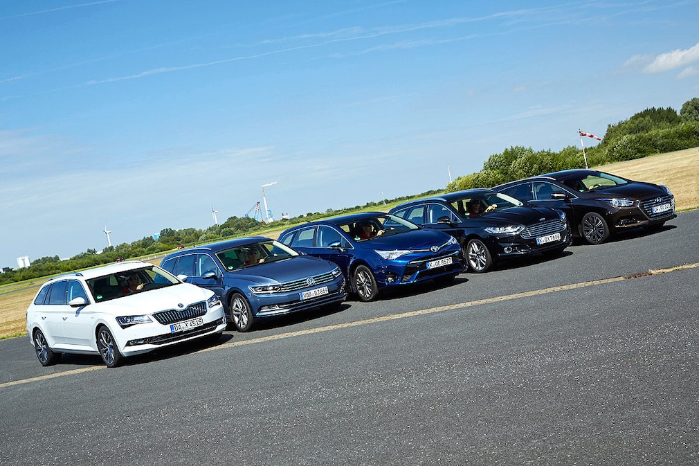 Fünf Mittelklasse-Kombis im Test
