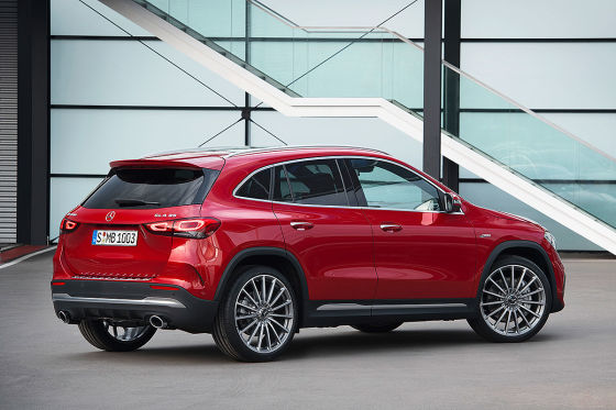 Mercedes GLA Illustration