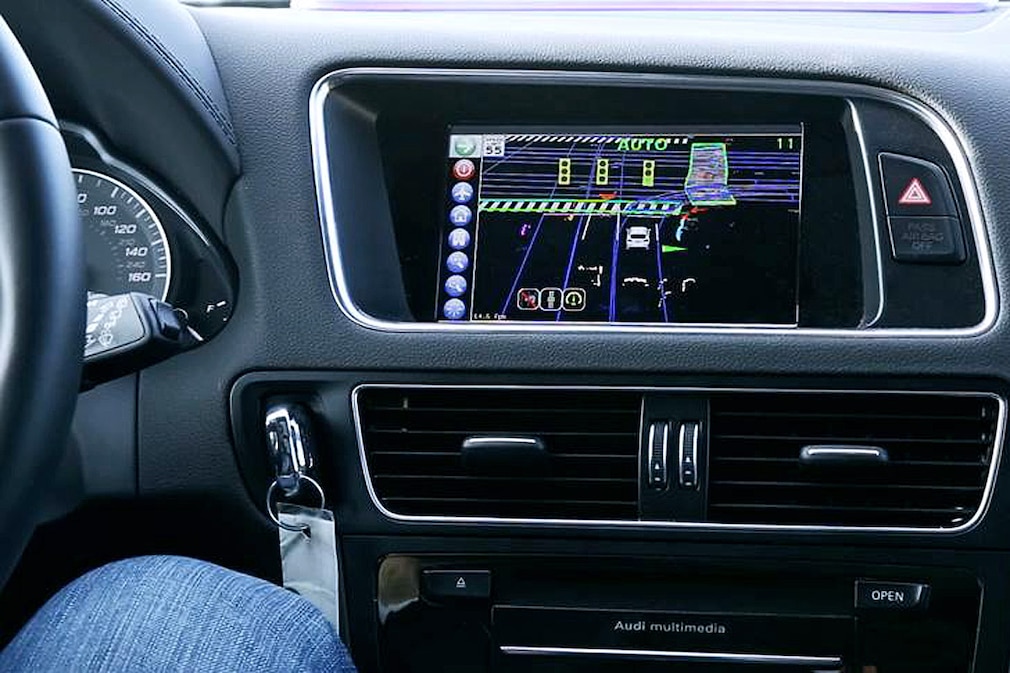 Delphi automated driving vehicle Audi SQ5