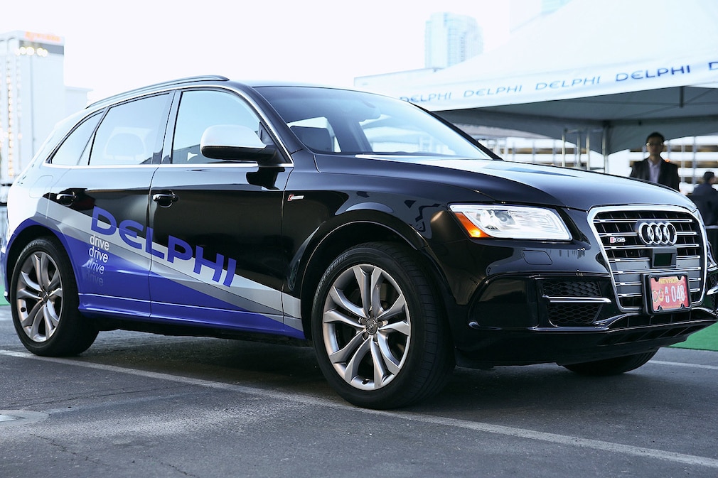 Delphi automated driving vehicle Audi SQ5