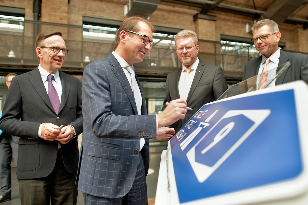 Unterzeichnung Innovationscharta Digitales Testfeld Autobahn Unterzeichnung Innovationscharta Digitales Testfeld Autobahn