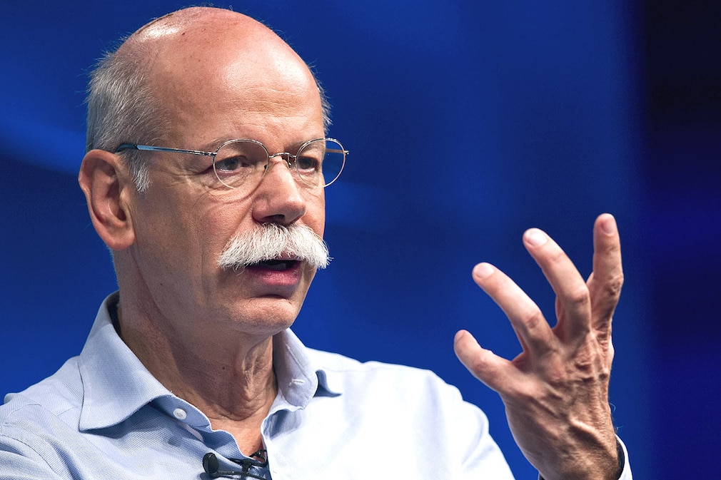 Der Vorstandsvorsitzende der Daimler AG Dieter Zetsche spricht am 07.05.2013 auf der Internetkonferenz re:publica in Berlin über die Vernetzung von Autos