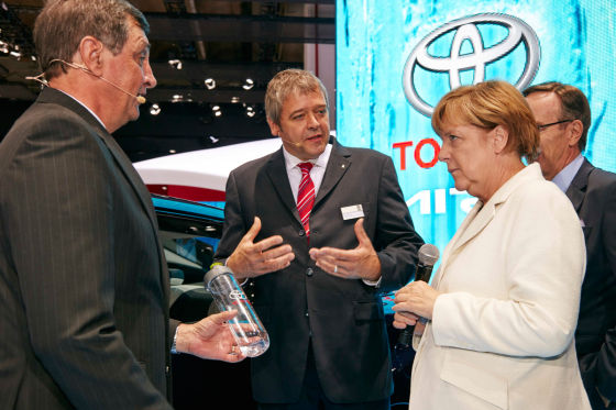 Ein Astra für Merkel