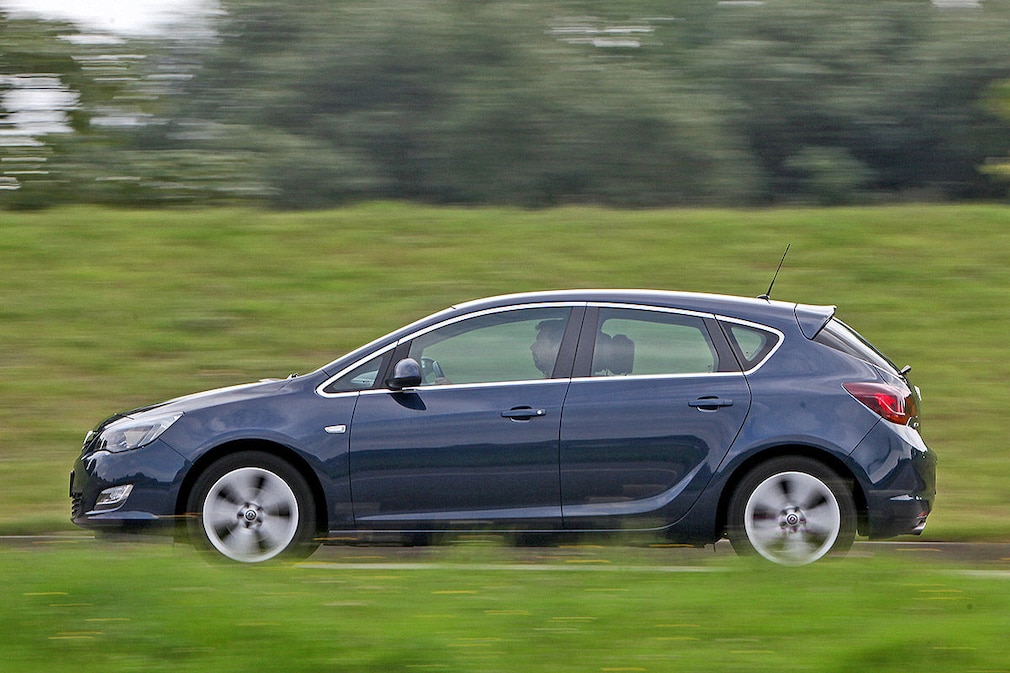 Opel Astra J