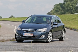 Opel Astra J