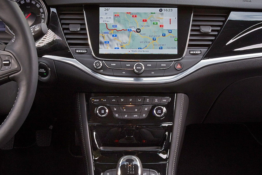 Opel Astra und VW Golf im Vergleich