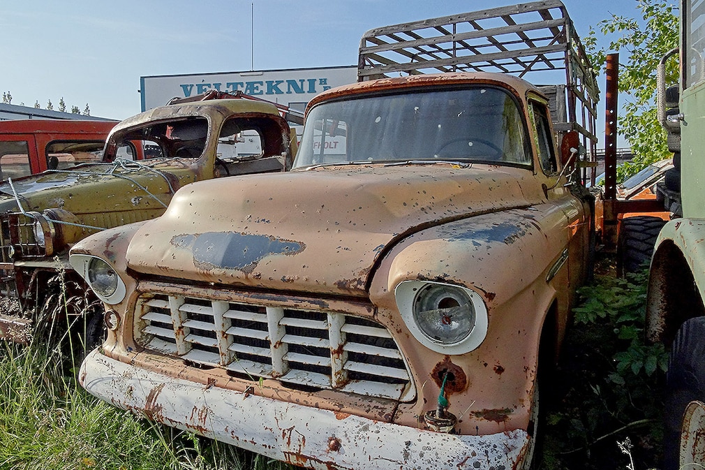 Iceland Schrottplatz  -  Jeep   Dodge  Chevrolet