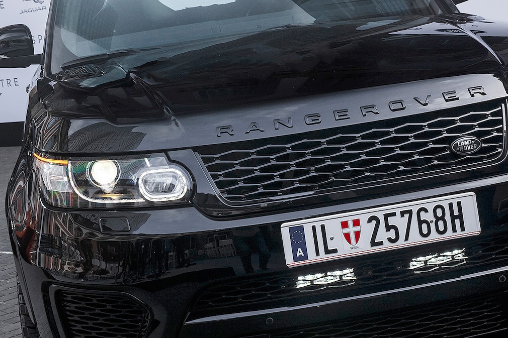 Land Rover Sport SVR - James Bon Spectre