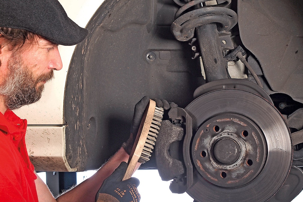 So lackieren Sie Bremssättel selbst