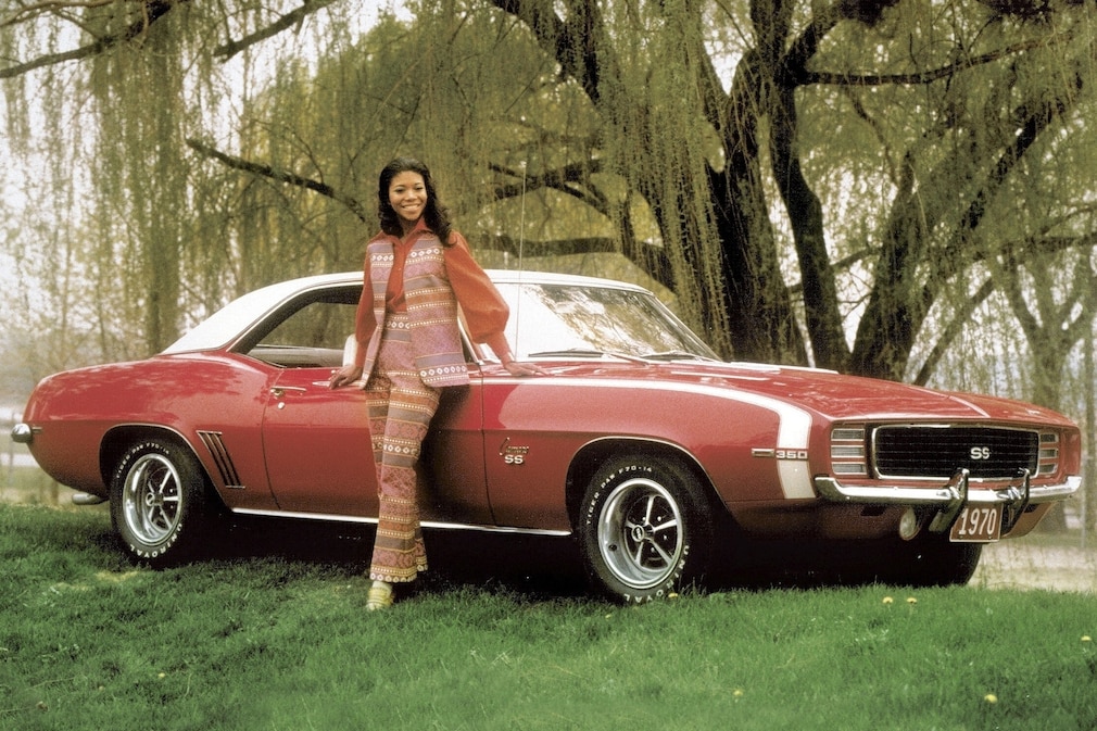 Chevrolet Camaro I stehend schräg von vorn